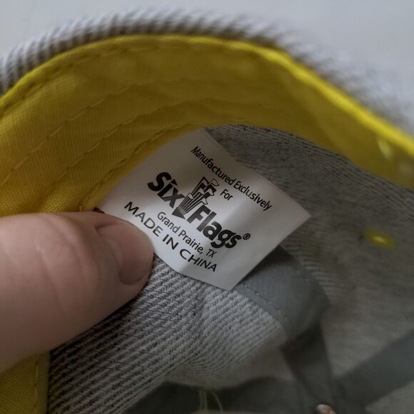 Six Flag Men's Strapback Hat Gray Yellow Embroidered The Flash Lightning Logo - Picture 10 of 11